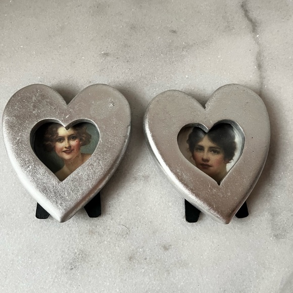 Silver Heart-Shaped Photo Frames set of 2 miniature - Picture 11 of 11